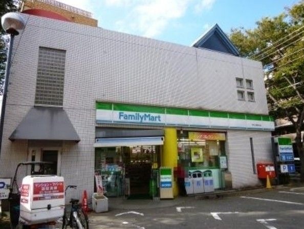 写真：ファミリーマート 芦花公園駅北店