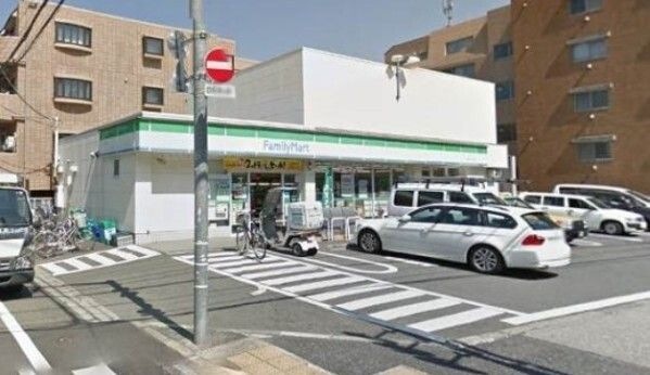 ファミリーマート 世田谷二丁目店