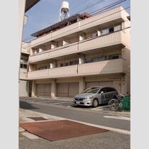 第1田中ビルの外観