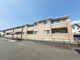 エテルノガーデン亀山の外観