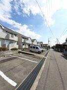 駐車場があるので、車を買う予定の方も安心です