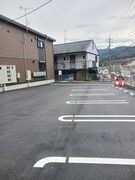 車をお持ちの方に嬉しい駐車場付きの物件です