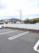 駐車場があるので、車を買う予定の方も安心です