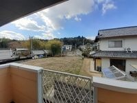 バルコニーからの眺めを楽しみながら食事をしませんか
