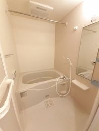 コンパクトで使いやすいお風呂です