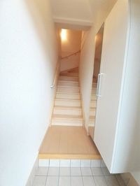 収納もある玄関です