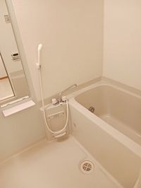 落ち着いた空間のお風呂です