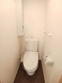 コンパクトで使いやすいトイレです