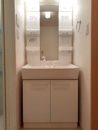 明るい洗面所です