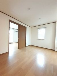 ゆったり過ごせる居間です
