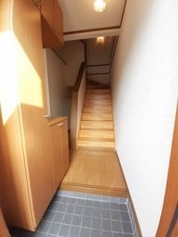 落ち着いた玄関です