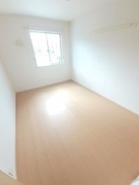 明るい色調の室内です