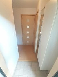 明るい玄関です