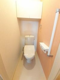 ゆったりとした空間のトイレです