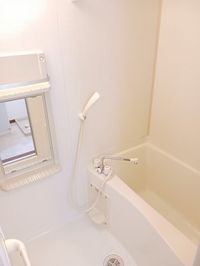 コンパクトで使いやすいお風呂です