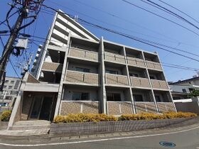 カルフールB.C白山の外観