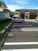 車をお持ちの方に嬉しい駐車場付きの物件です