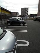 駐車場があるので、車を買う予定の方も安心です