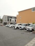 駐車場があるので、車を買う予定の方も安心です