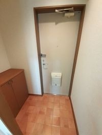 収納もある玄関です