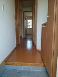 明るい玄関です