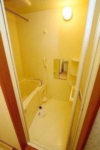 コンパクトで使いやすいお風呂です