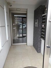 毎日通るエントランスはこのようになっています