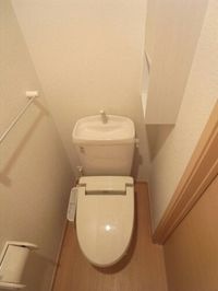 清潔感のあるトイレです
