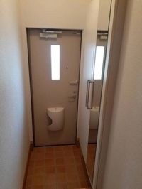 毎日通る玄関はこちらです