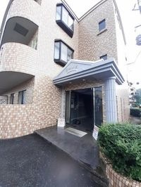 ゆとりのあるエントランスです