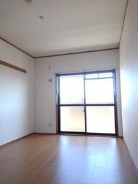 内装は落ち着いています