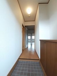 明るい玄関です