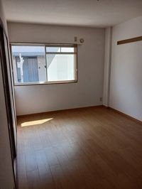 内装は落ち着いています