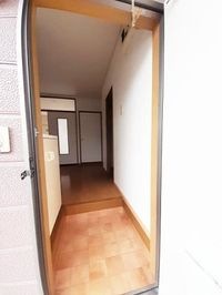 収納もある玄関です