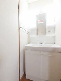 忙しい朝には欠かせない洗面所です
