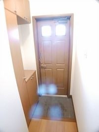 毎日通る玄関はこちらです