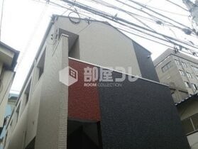 シャンブル東新宿の外観