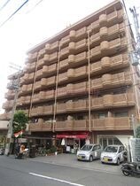 リアン中央の外観