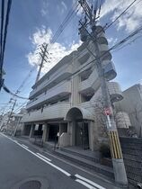 マンションアフルエンスの外観