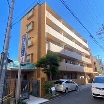 グランピア河原の外観