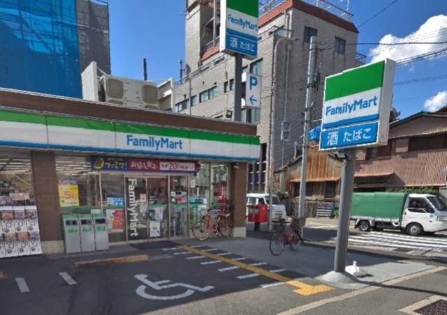 ファミリーマート城東えなみ店