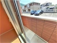 陽当たり良好なバルコニーです