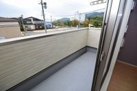 お洗濯にも便利なバルコニー付き