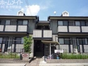 ロイヤルコート B棟の外観