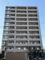 ヒルクレストELGRAND本山の外観