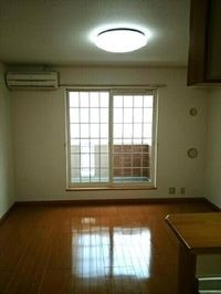 ゆったり過ごせる居間です