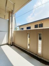 外からの目が気にならないバルコニーで洗濯物が干せます
