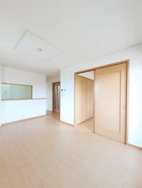 こちらのリビングで趣味の時間をお楽しみください