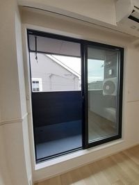 お洗濯にも便利なバルコニー付き
