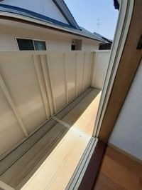 外からの目が気にならないバルコニーで洗濯物が干せます